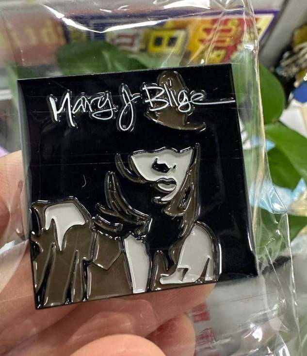 Mary J. Blige Pin